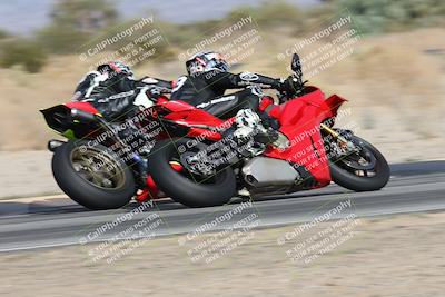 media/Nov-16-2025-Race Pace (Sun) [[8c5fa54630]]/Verified Riders/7-Turn 4 (1155am)/